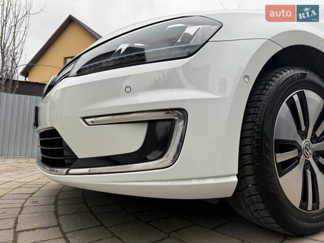 Білий Фольксваген e-Golf, об'ємом двигуна 0 л та пробігом 34 тис. км за 11999 $, фото 10 на Automoto.ua
