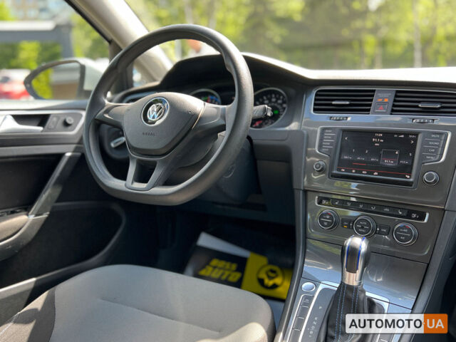 Белый Фольксваген e-Golf, объемом двигателя 24 л и пробегом 77 тыс. км за 10999 $, фото 20 на Automoto.ua