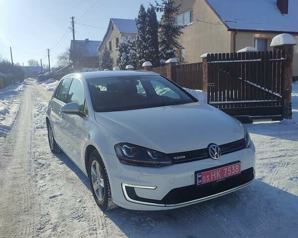 Білий Фольксваген e-Golf, об'ємом двигуна 0 л та пробігом 107 тис. км за 7300 $, фото 2 на Automoto.ua