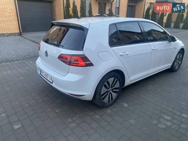 Белый Фольксваген e-Golf, объемом двигателя 0 л и пробегом 127 тыс. км за 9800 $, фото 7 на Automoto.ua