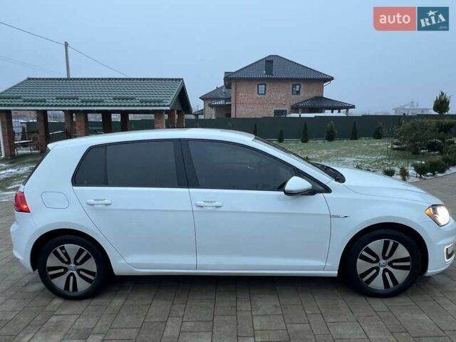 Белый Фольксваген e-Golf, объемом двигателя 0 л и пробегом 93 тыс. км за 8000 $, фото 8 на Automoto.ua