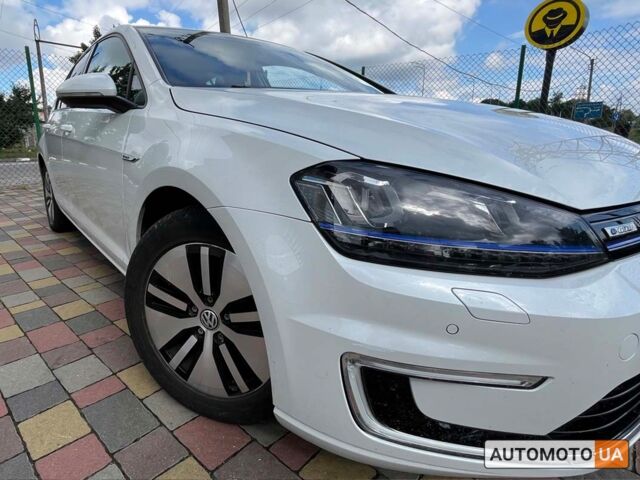 Белый Фольксваген e-Golf, объемом двигателя 24 л и пробегом 130 тыс. км за 11250 $, фото 6 на Automoto.ua