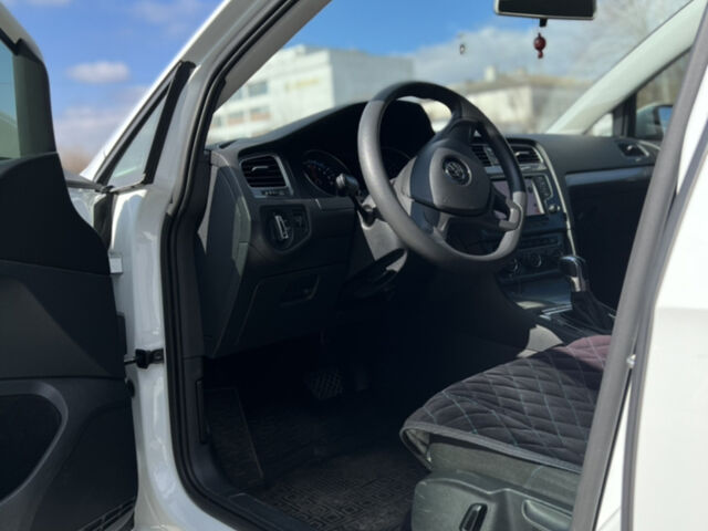 Белый Фольксваген e-Golf, объемом двигателя 0 л и пробегом 130 тыс. км за 10400 $, фото 39 на Automoto.ua