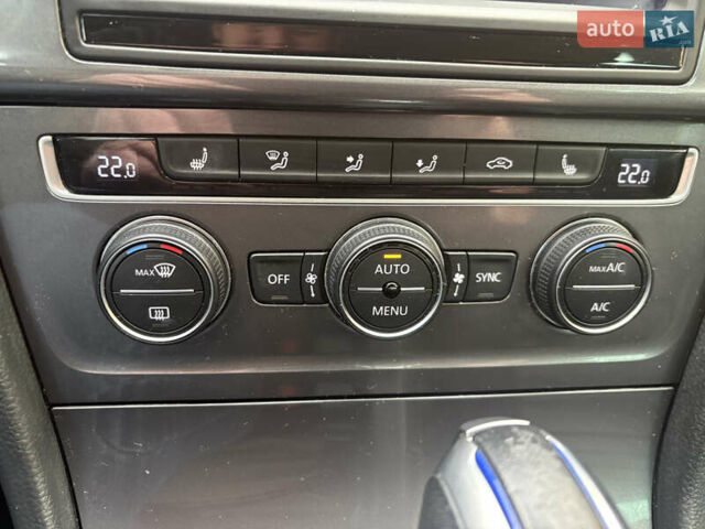 Белый Фольксваген e-Golf, объемом двигателя 0 л и пробегом 110 тыс. км за 8800 $, фото 10 на Automoto.ua