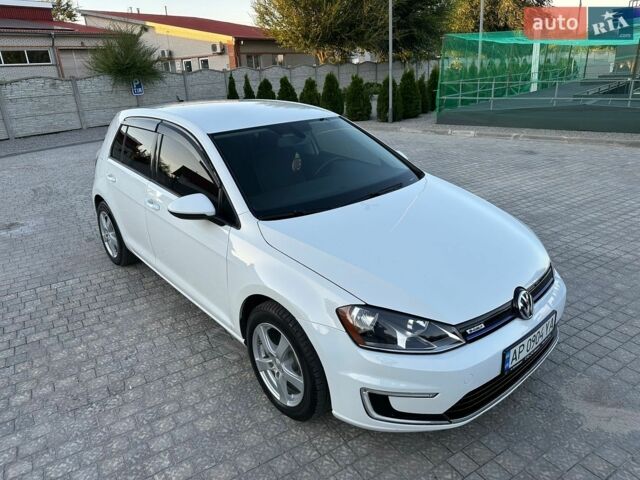 Белый Фольксваген e-Golf, объемом двигателя 0 л и пробегом 131 тыс. км за 8700 $, фото 6 на Automoto.ua