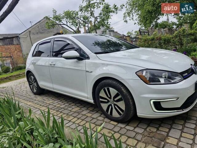 Белый Фольксваген e-Golf, объемом двигателя 0 л и пробегом 95 тыс. км за 8500 $, фото 1 на Automoto.ua