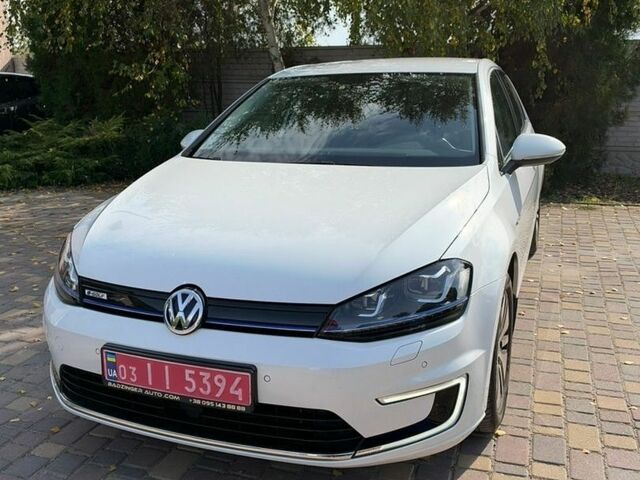 Белый Фольксваген e-Golf, объемом двигателя 0 л и пробегом 176 тыс. км за 9499 $, фото 3 на Automoto.ua