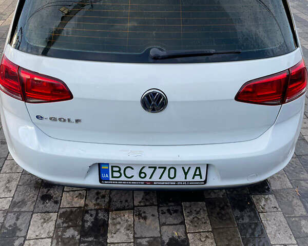 Белый Фольксваген e-Golf, объемом двигателя 0 л и пробегом 102 тыс. км за 7100 $, фото 6 на Automoto.ua