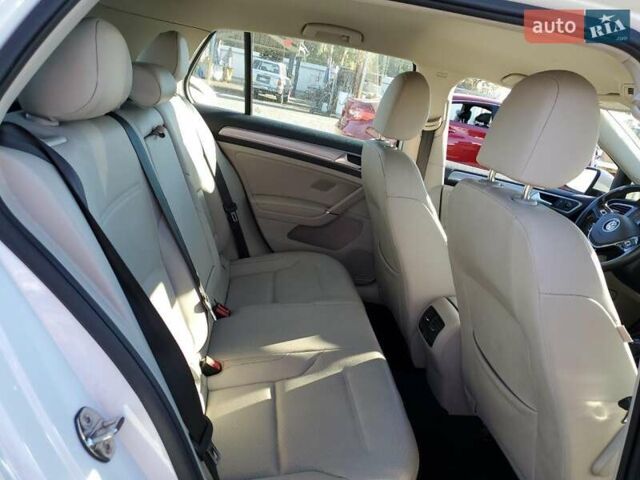 Фольксваген e-Golf 2016 в Кропивницком (Кировограде) на Automoto.ua Белый Фольксваген e-Golf, объемом двигателя 0 л и пробегом 103 тыс. км за 2300 $, фото 9 на Automoto.ua