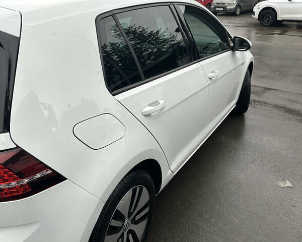 Білий Фольксваген e-Golf, об'ємом двигуна 0 л та пробігом 66 тис. км за 7500 $, фото 15 на Automoto.ua