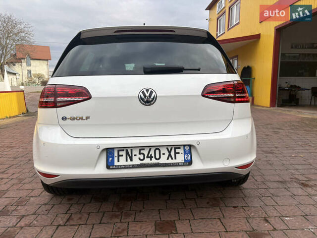 Белый Фольксваген e-Golf, объемом двигателя 0 л и пробегом 110 тыс. км за 8800 $, фото 20 на Automoto.ua