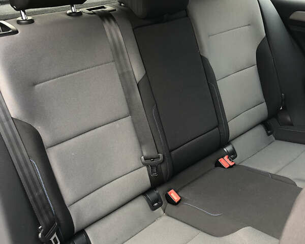 Белый Фольксваген e-Golf, объемом двигателя 0 л и пробегом 40 тыс. км за 12000 $, фото 2 на Automoto.ua