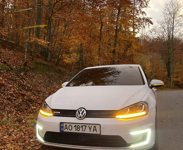 Белый Фольксваген e-Golf, объемом двигателя 0 л и пробегом 59 тыс. км за 9400 $, фото 10 на Automoto.ua