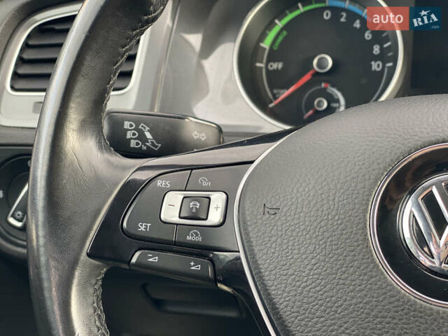 Белый Фольксваген e-Golf, объемом двигателя 0 л и пробегом 132 тыс. км за 9500 $, фото 87 на Automoto.ua