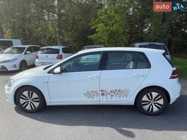Белый Фольксваген e-Golf, объемом двигателя 0 л и пробегом 107 тыс. км за 9200 $, фото 1 на Automoto.ua
