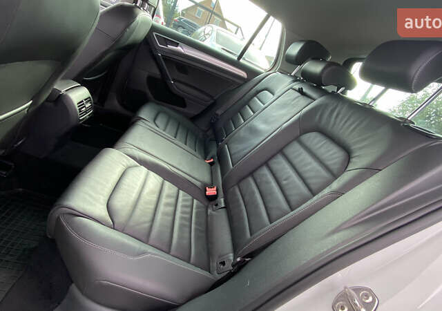 Белый Фольксваген e-Golf, объемом двигателя 0 л и пробегом 132 тыс. км за 9500 $, фото 96 на Automoto.ua