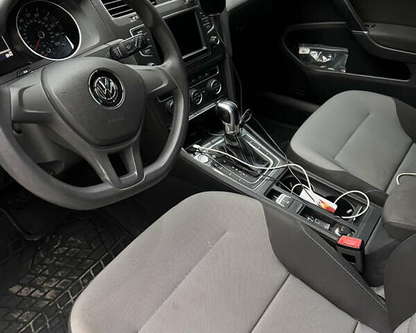 Белый Фольксваген e-Golf, объемом двигателя 0 л и пробегом 166 тыс. км за 7600 $, фото 17 на Automoto.ua