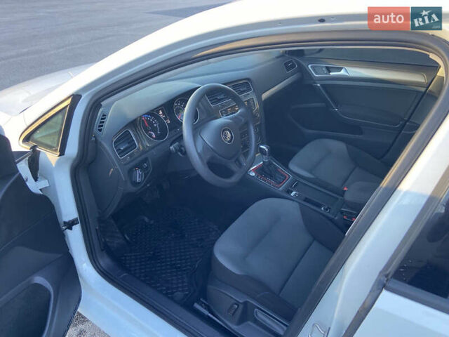 Белый Фольксваген e-Golf, объемом двигателя 0 л и пробегом 113 тыс. км за 9000 $, фото 11 на Automoto.ua