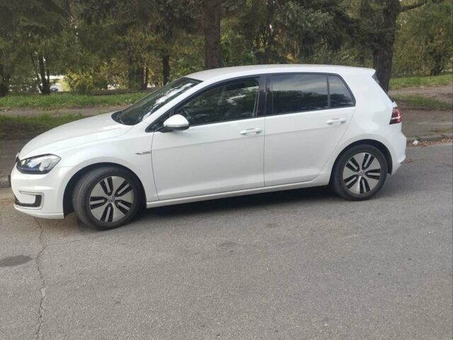 Белый Фольксваген e-Golf, объемом двигателя 0 л и пробегом 152 тыс. км за 9000 $, фото 7 на Automoto.ua