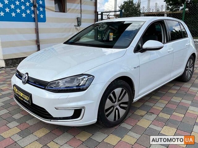 Белый Фольксваген e-Golf, объемом двигателя 24 л и пробегом 130 тыс. км за 11250 $, фото 2 на Automoto.ua