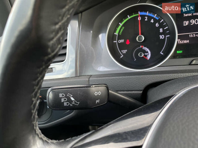 Белый Фольксваген e-Golf, объемом двигателя 0 л и пробегом 132 тыс. км за 9500 $, фото 76 на Automoto.ua