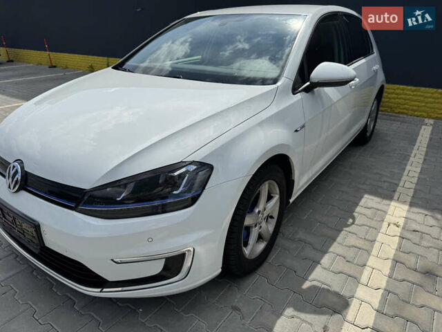 Белый Фольксваген e-Golf, объемом двигателя 0 л и пробегом 186 тыс. км за 9500 $, фото 1 на Automoto.ua