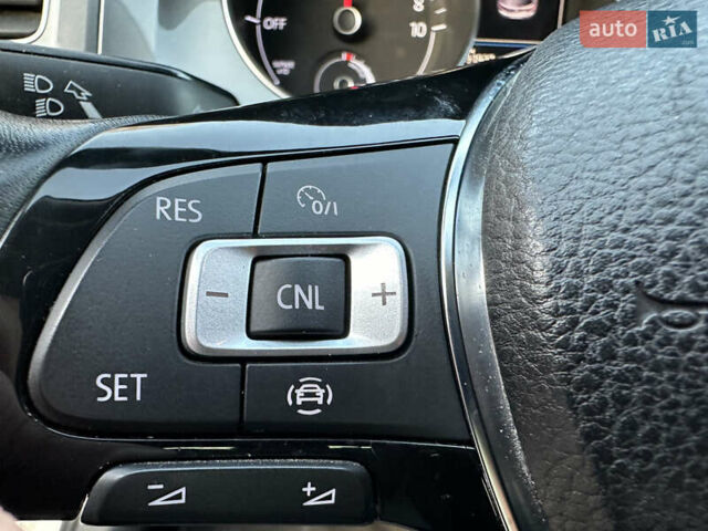 Белый Фольксваген e-Golf, объемом двигателя 0 л и пробегом 92 тыс. км за 7999 $, фото 19 на Automoto.ua