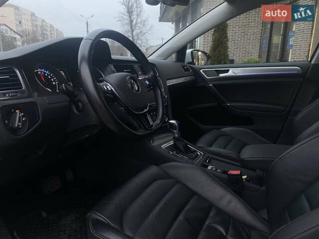 Белый Фольксваген e-Golf, объемом двигателя 0 л и пробегом 153 тыс. км за 8199 $, фото 7 на Automoto.ua