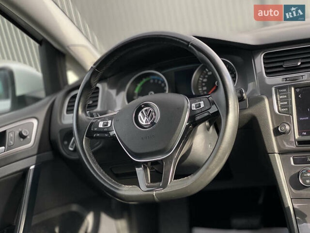 Белый Фольксваген e-Golf, объемом двигателя 0 л и пробегом 132 тыс. км за 9500 $, фото 83 на Automoto.ua