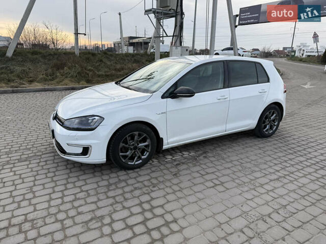 Білий Фольксваген e-Golf, об'ємом двигуна 0 л та пробігом 96 тис. км за 8900 $, фото 5 на Automoto.ua