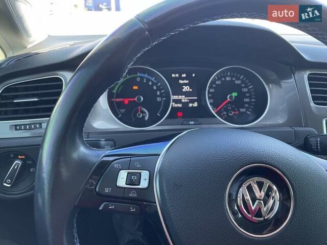 Белый Фольксваген e-Golf, объемом двигателя 0 л и пробегом 119 тыс. км за 8600 $, фото 15 на Automoto.ua