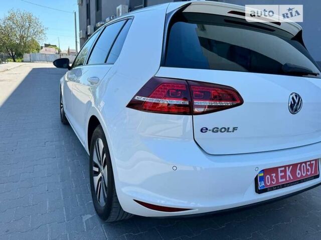 Білий Фольксваген e-Golf, об'ємом двигуна 0 л та пробігом 131 тис. км за 10750 $, фото 28 на Automoto.ua