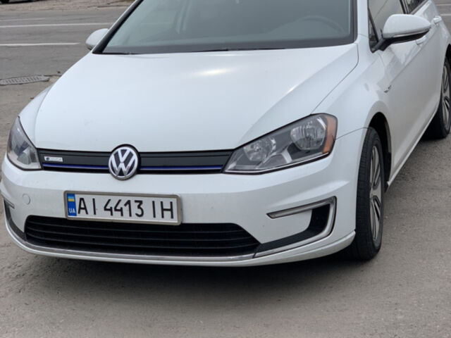 Белый Фольксваген e-Golf, объемом двигателя 0 л и пробегом 130 тыс. км за 10400 $, фото 72 на Automoto.ua
