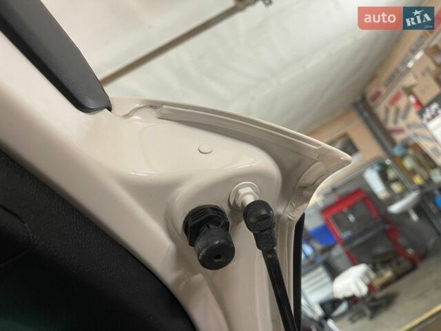 Белый Фольксваген e-Golf, объемом двигателя 0 л и пробегом 115 тыс. км за 8999 $, фото 21 на Automoto.ua