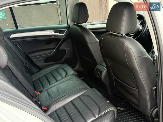 Белый Фольксваген e-Golf, объемом двигателя 0 л и пробегом 149 тыс. км за 8800 $, фото 38 на Automoto.ua