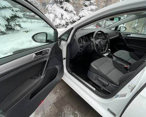 Білий Фольксваген e-Golf, об'ємом двигуна 0 л та пробігом 91 тис. км за 8500 $, фото 20 на Automoto.ua