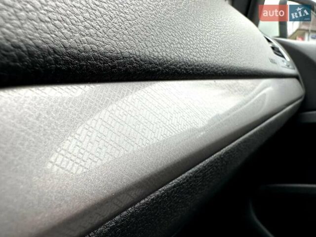 Белый Фольксваген e-Golf, объемом двигателя 0 л и пробегом 72 тыс. км за 12900 $, фото 28 на Automoto.ua