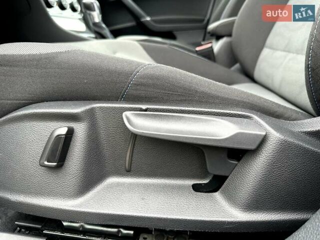 Белый Фольксваген e-Golf, объемом двигателя 0 л и пробегом 72 тыс. км за 12900 $, фото 29 на Automoto.ua