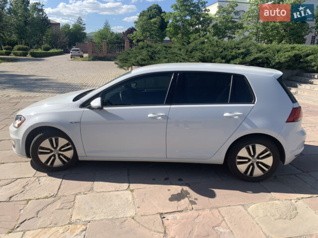 Белый Фольксваген e-Golf, объемом двигателя 0 л и пробегом 130 тыс. км за 10400 $, фото 61 на Automoto.ua