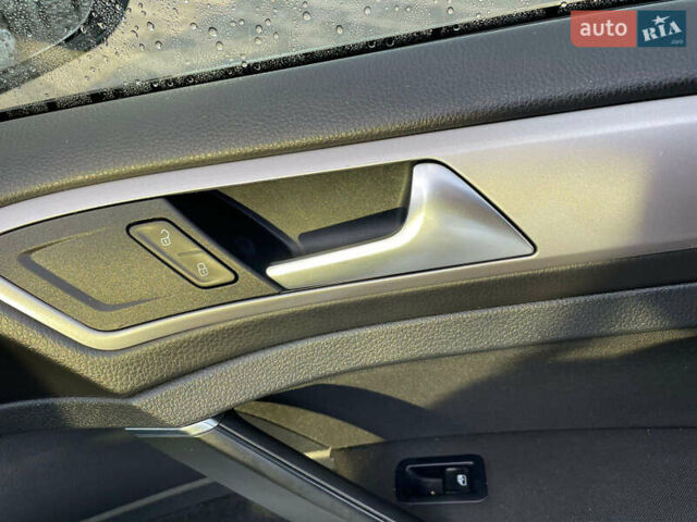 Белый Фольксваген e-Golf, объемом двигателя 0 л и пробегом 102 тыс. км за 7100 $, фото 21 на Automoto.ua