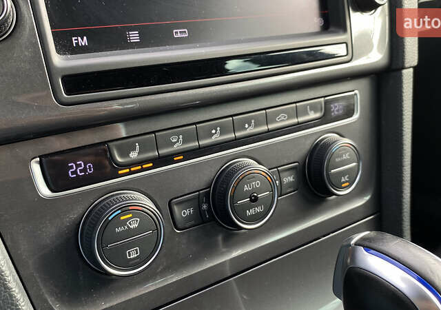 Белый Фольксваген e-Golf, объемом двигателя 0 л и пробегом 132 тыс. км за 9500 $, фото 78 на Automoto.ua