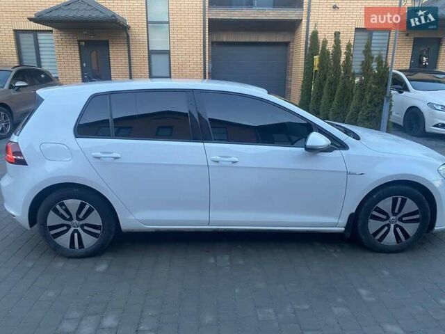 Белый Фольксваген e-Golf, объемом двигателя 0 л и пробегом 127 тыс. км за 9800 $, фото 1 на Automoto.ua