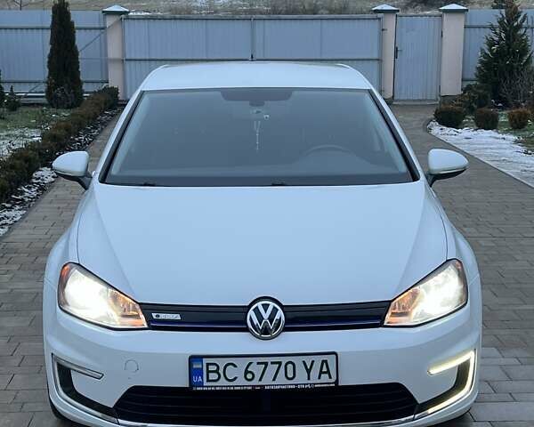 Белый Фольксваген e-Golf, объемом двигателя 0 л и пробегом 93 тыс. км за 8000 $, фото 2 на Automoto.ua
