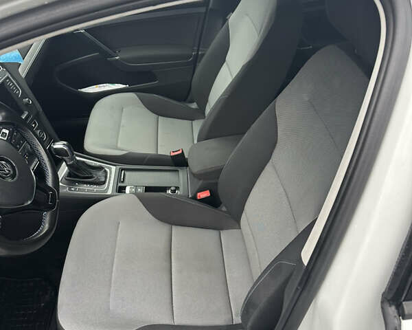 Білий Фольксваген e-Golf, об'ємом двигуна 0 л та пробігом 66 тис. км за 7500 $, фото 10 на Automoto.ua