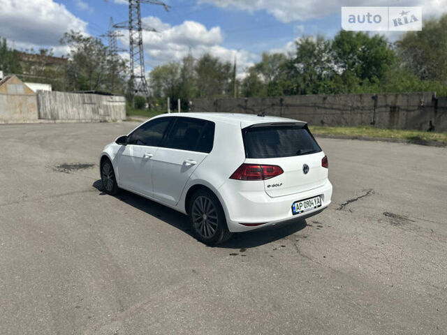 Белый Фольксваген e-Golf, объемом двигателя 0 л и пробегом 107 тыс. км за 10900 $, фото 4 на Automoto.ua