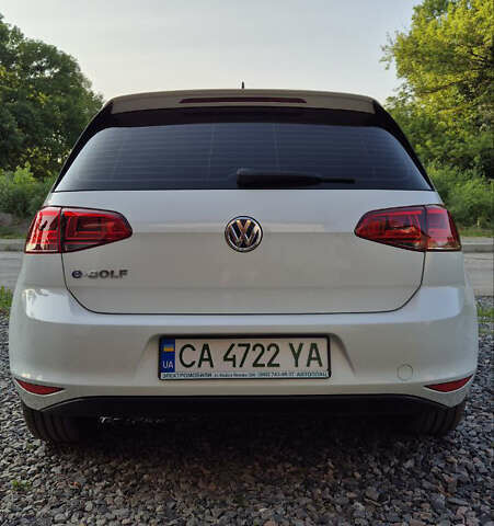 Белый Фольксваген e-Golf, объемом двигателя 0 л и пробегом 750 тыс. км за 8900 $, фото 6 на Automoto.ua