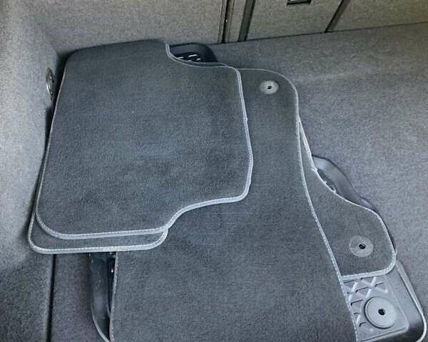 Белый Фольксваген e-Golf, объемом двигателя 0 л и пробегом 82 тыс. км за 10300 $, фото 15 на Automoto.ua