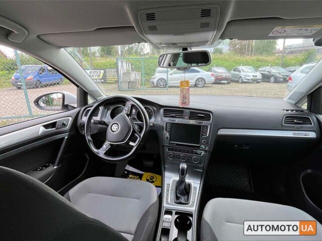 Белый Фольксваген e-Golf, объемом двигателя 24 л и пробегом 130 тыс. км за 11250 $, фото 16 на Automoto.ua