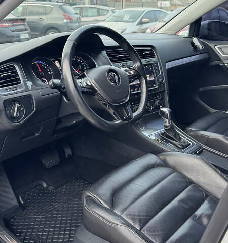 Белый Фольксваген e-Golf, объемом двигателя 0 л и пробегом 154 тыс. км за 9900 $, фото 9 на Automoto.ua