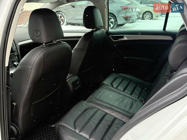 Белый Фольксваген e-Golf, объемом двигателя 0 л и пробегом 149 тыс. км за 8800 $, фото 33 на Automoto.ua